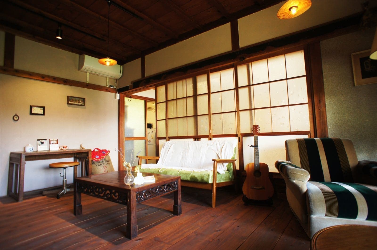 コーヒーと家具のお店「hajimari」ハジマリ