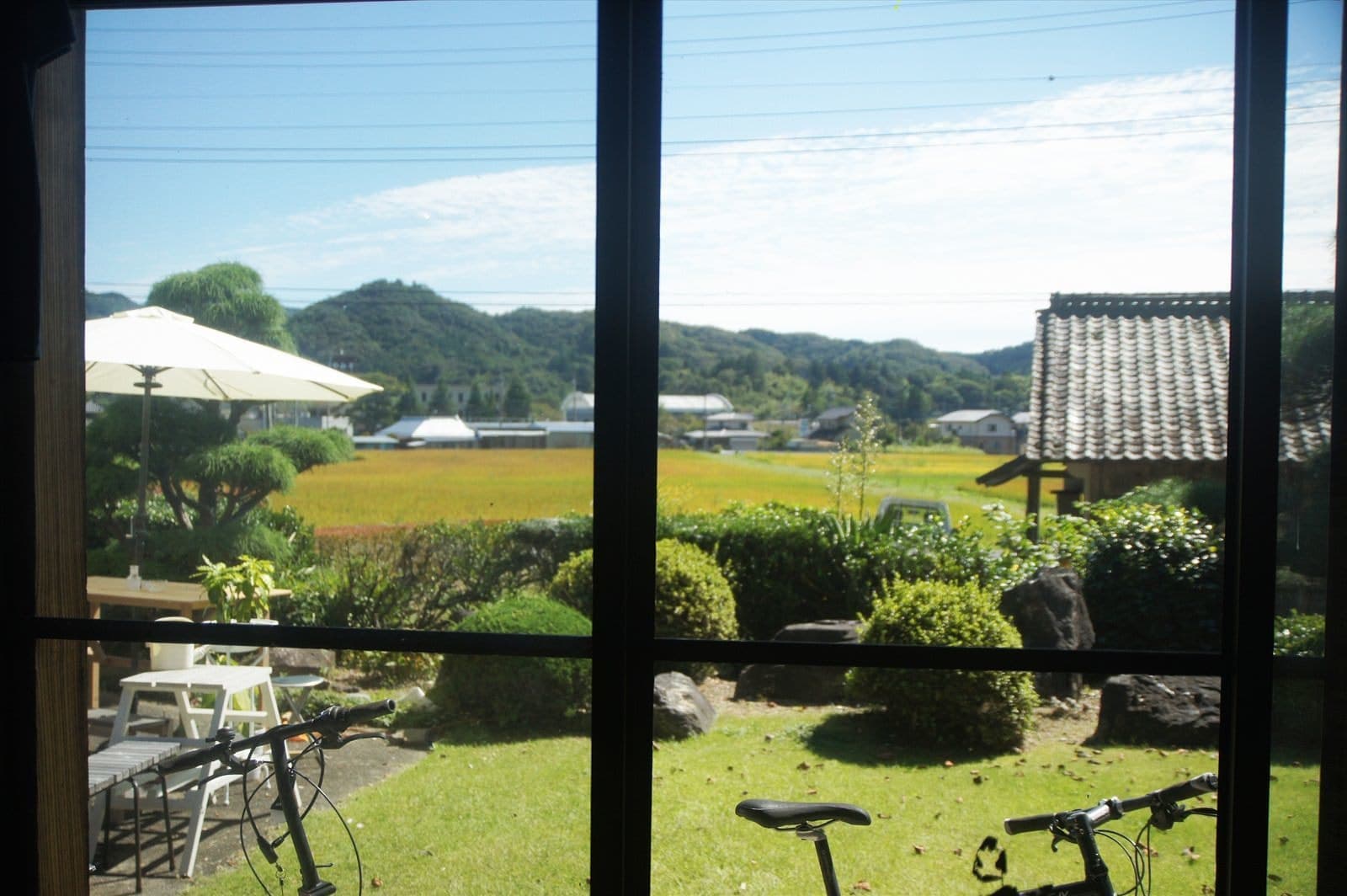 コーヒーと家具のお店「hajimari」ハジマリ