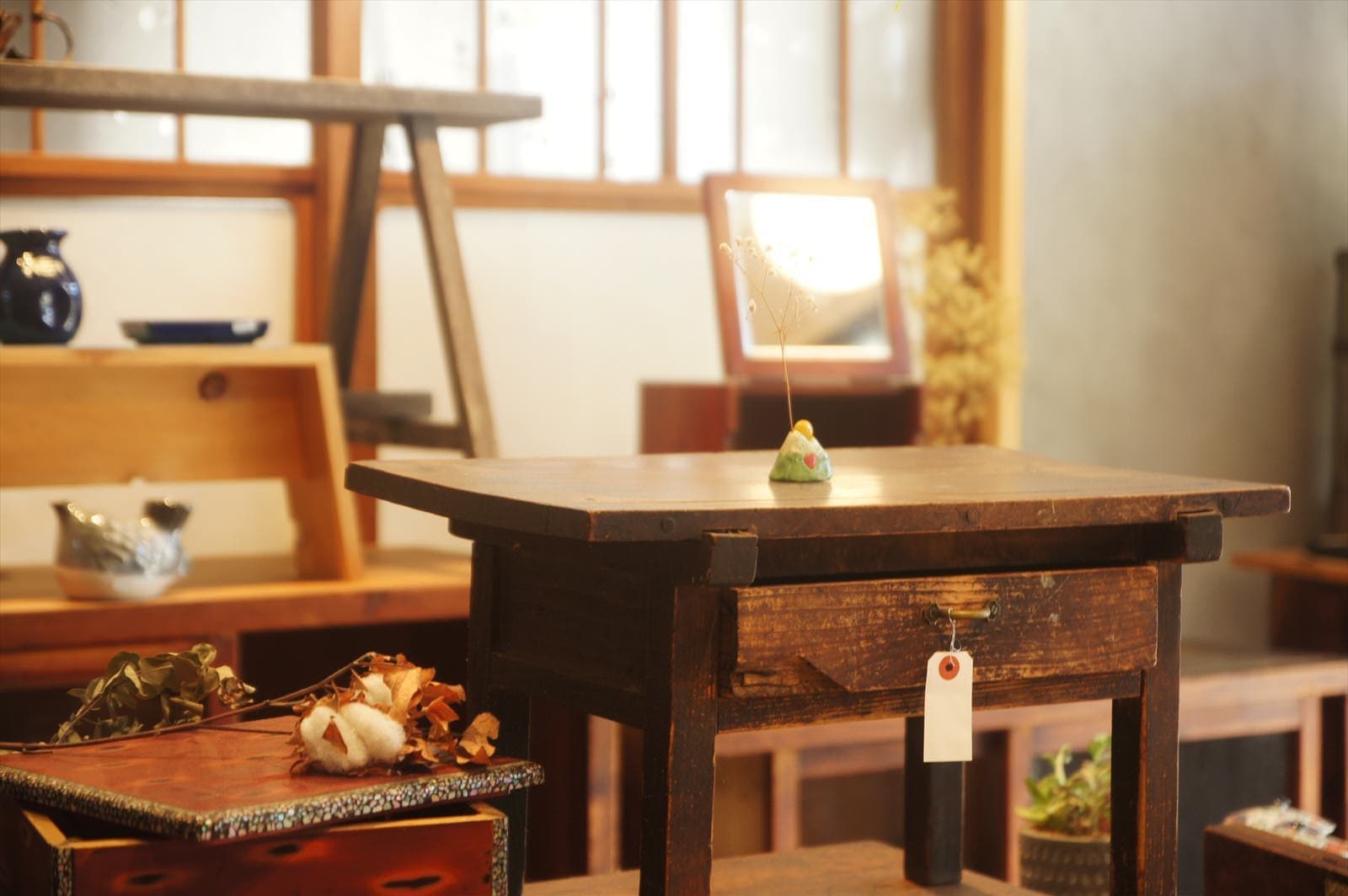 コーヒーと家具のお店「hajimari」ハジマリ