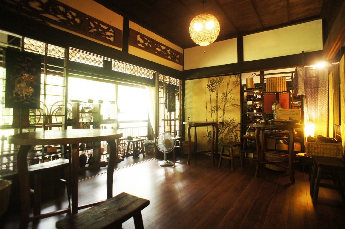 茨城・大子、アンティーク雑貨 & こぢんまりカフェ 葵陽