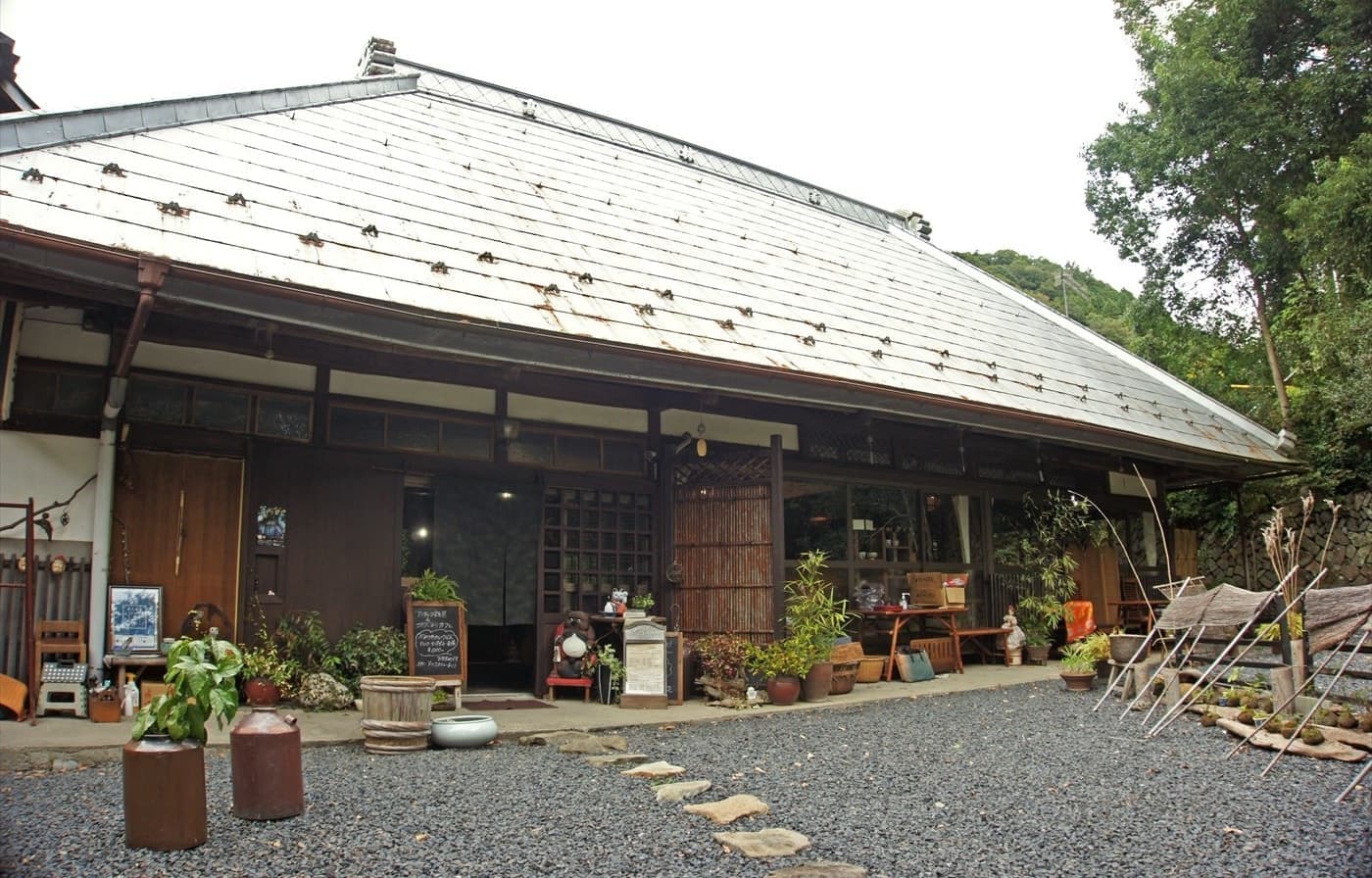 アンティーク雑貨 & こぢんまりカフェ 葵陽